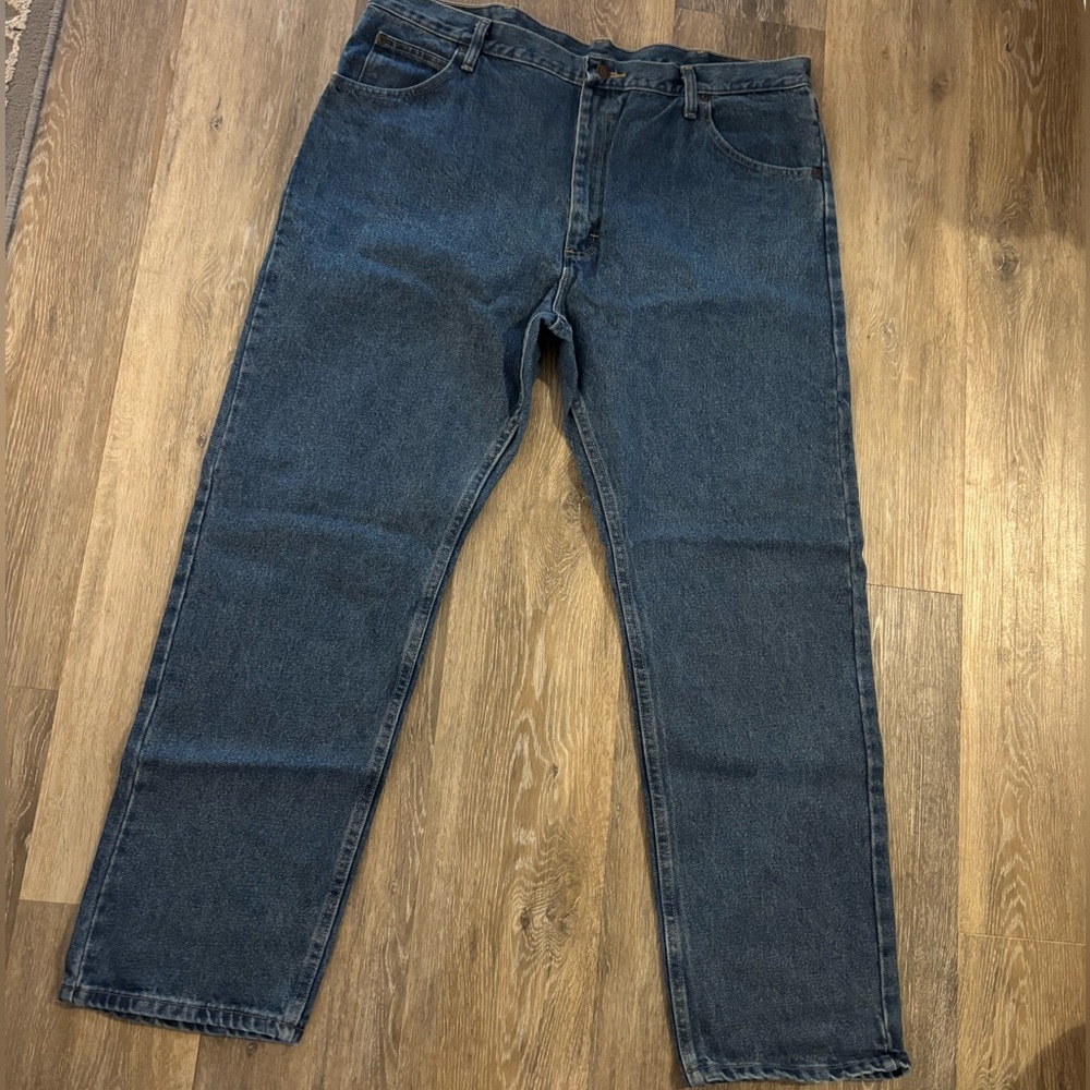 Men's Wrangler Reg Fit Denim Jeans Sz 40X30 NWT